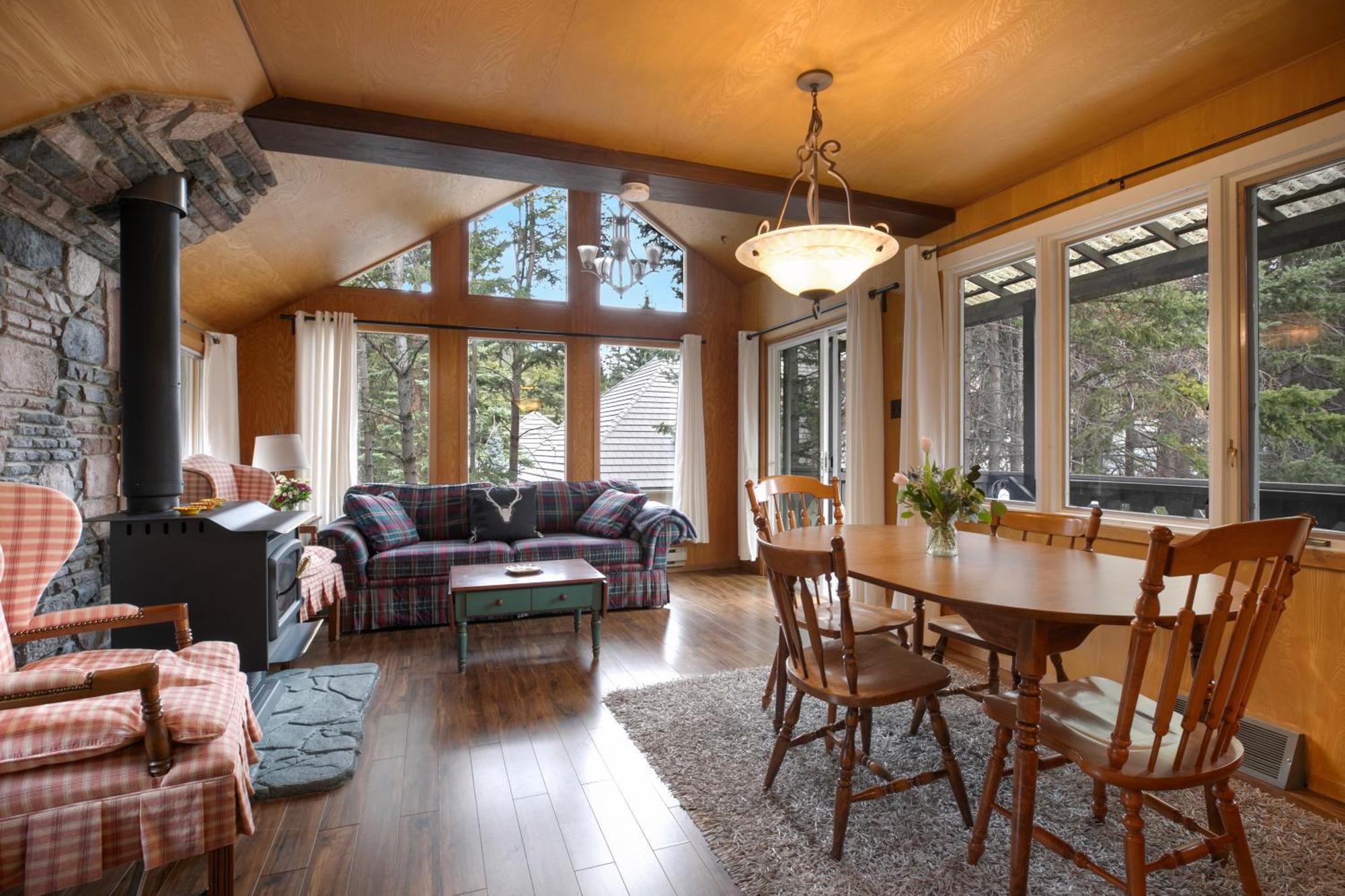 Elkhorn Lodge Vacation Rentals Banff Eksteriør billede